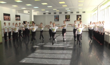 Губернатор Владимир Владимиров посетил Детскую хореографическую школу краевого центра.